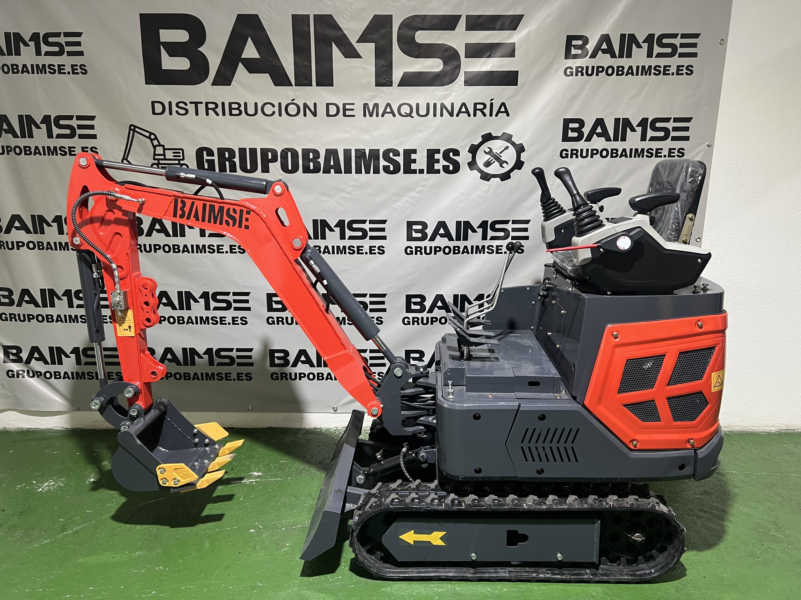 Mini Excavadora Giratoria PANZER de 1500 KG Koop 1 Cilindro